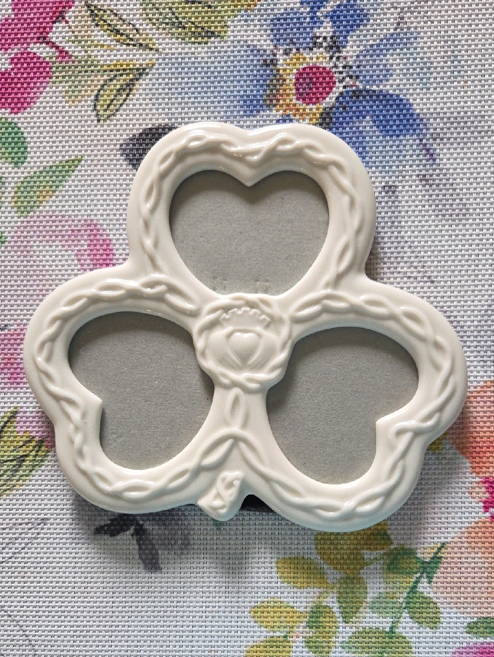White Triple Heart Ceramic Photo Frame
